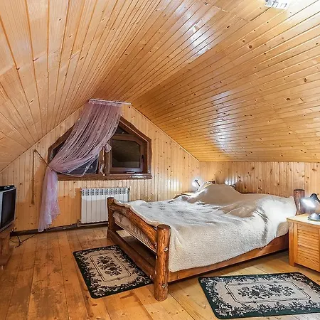 Hotel Vatra *